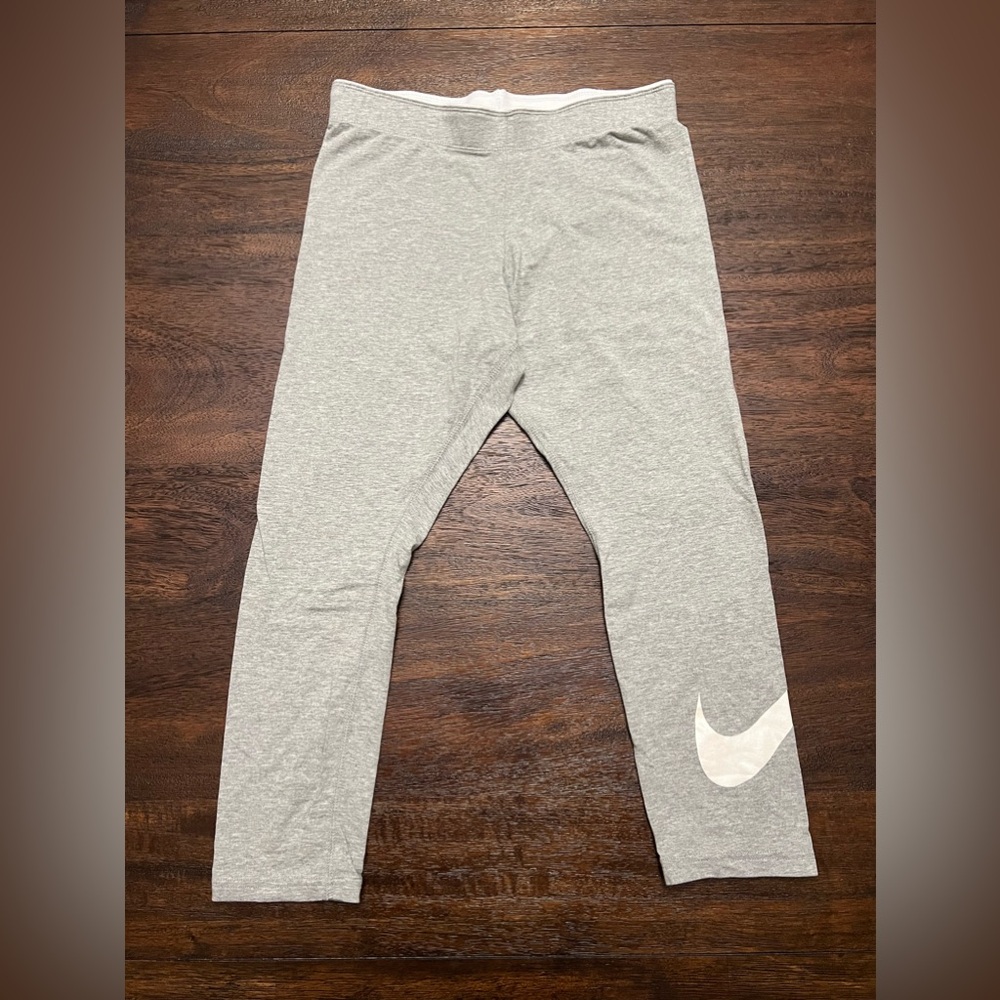 Nike Leggings, Size Medium